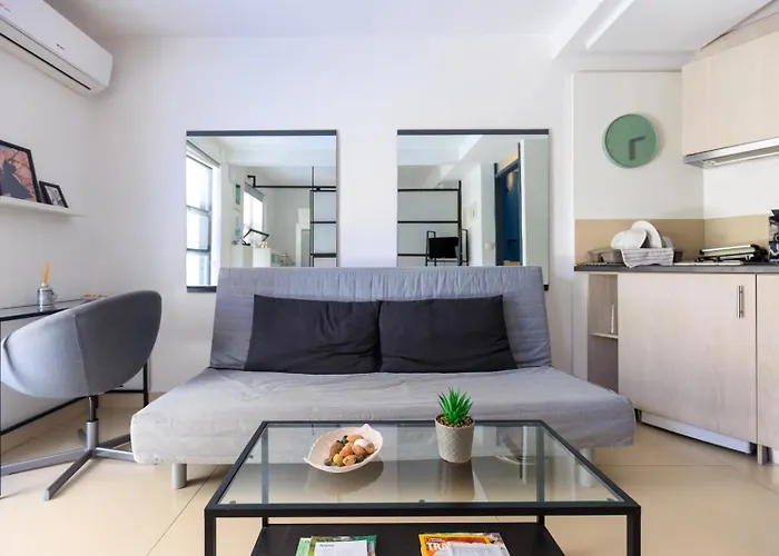 Aiolos Glyfada Centre Apartment 3